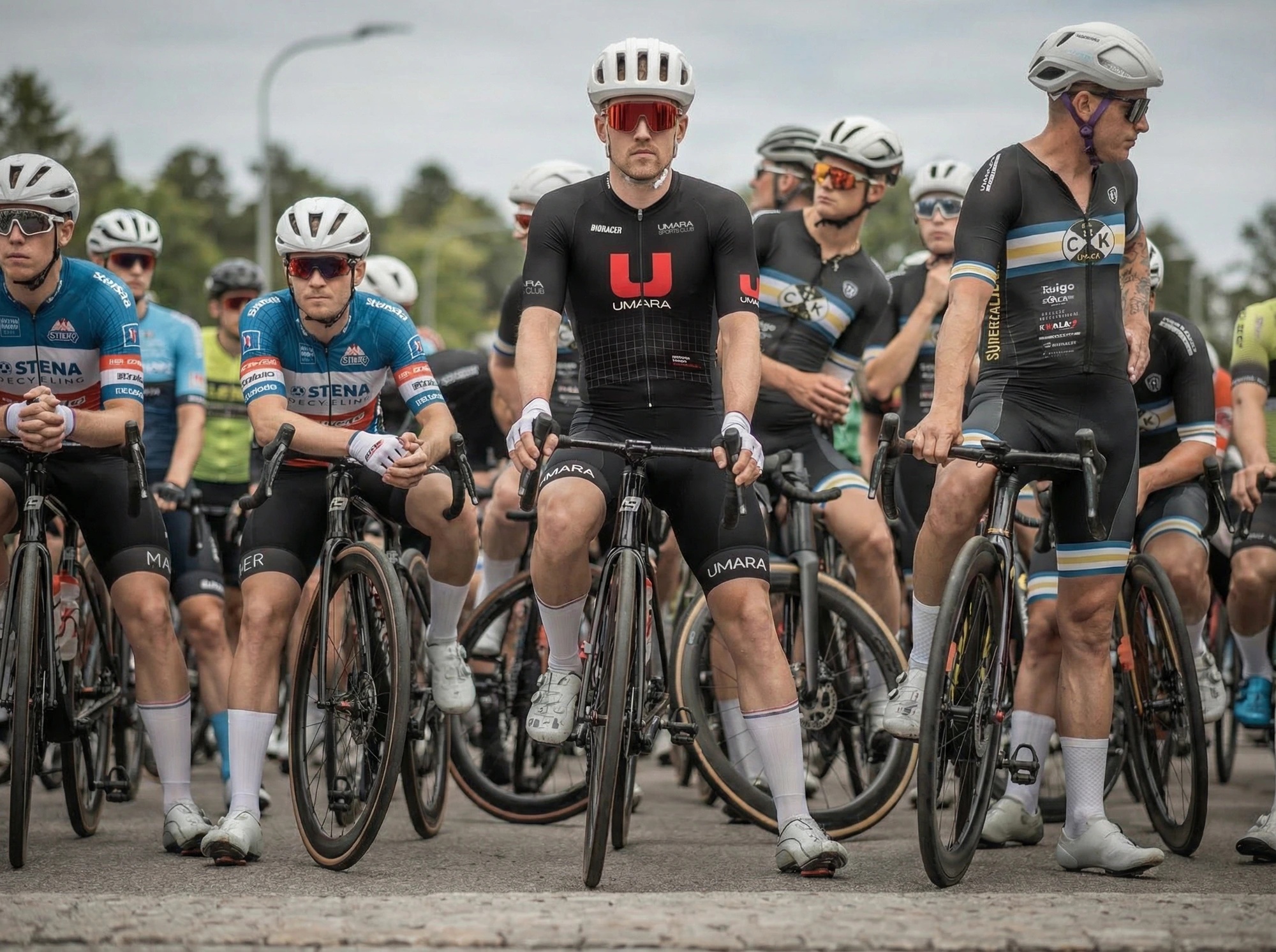 Generating alt-text, please wait...