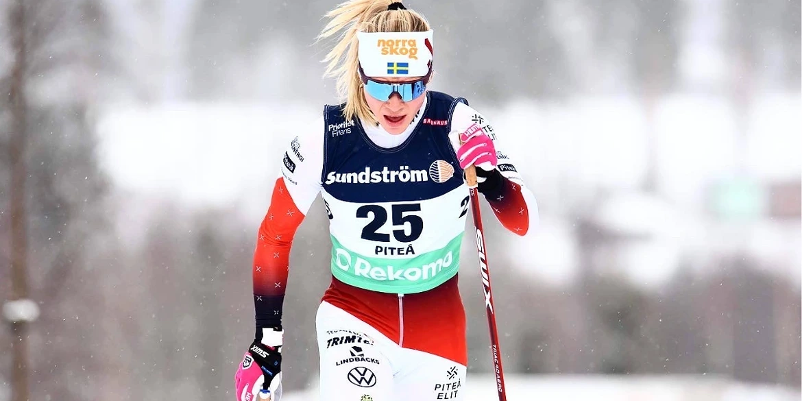 Jonna Sundling skiing