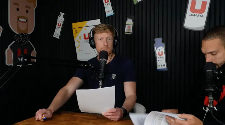 Tommy och Simon spelar in Prestera Mera i studion